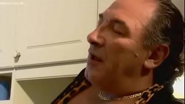Vídeo pornô mulher comendo Vídeo pornô mulher comendo