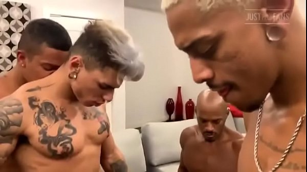 Gozando no cu do gay