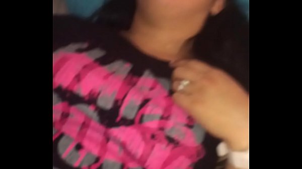 Menina de 18 anos dando